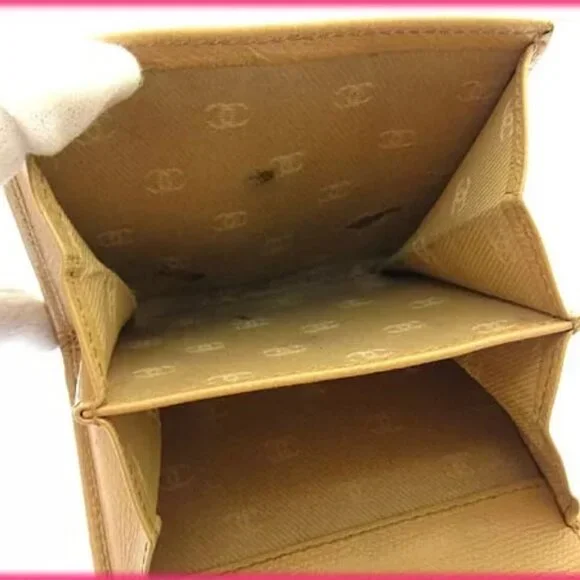 Chanel W Hook Wallet Coco Button Beige ?~ Authentic USED T14235 - Picture 7 of 7